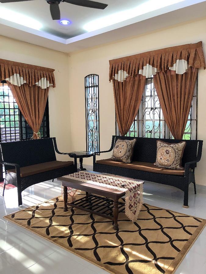Family Homestay كُوالا تيرينغانو المظهر الخارجي الصورة